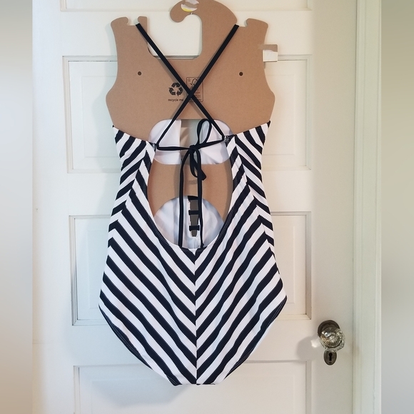 Rachel Roy NWT Back & White Striped Bathing Suit Size XL - Picture 2 of 7